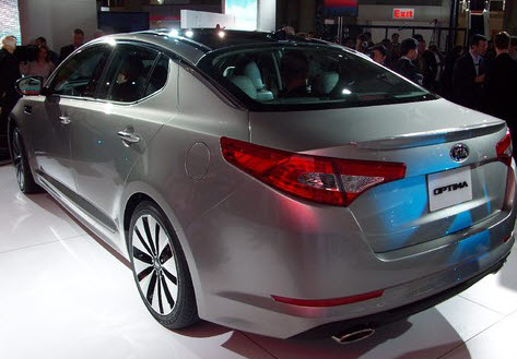 ▲기아차가 뉴욕오토쇼에 내놓은 K5 (옵티마) 후면