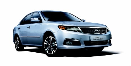 ↑오는 5월 신차 K5 출시를 앞두고 무상변속기 장착에 추가할인에 들어가는 로체 이노베이션