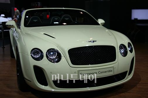↑2010뉴욕오토쇼 벤틀리 수퍼스포츠 컨버터벌