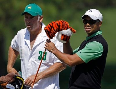 ↑ 미국 조지아주 오거스타 내셔널 골프장에서 열리고 있는 74회 마스터스 골프대회 2라운드에서 우즈는 2언더파를 추가, 최경주, 앤서니 김 등과 함께 공동3위에 올랐다(사진=AP통신)