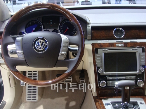 ↑폭스바겐 '뉴페이톤'