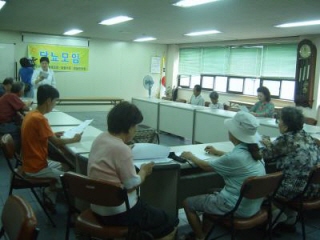 원주의료생협에서는 매월 둘째 주 화요일 당뇨환자나 당뇨가 의심되는 사람이 참여하는 당뇨모임을 개최한다. 이 모임에 참가한 선승인 환자는 "당뇨에 대해 몰랐던 부분을 알려주고 다른 사람과 정보교환을 할 수 있어서 좋다"고 말했다.