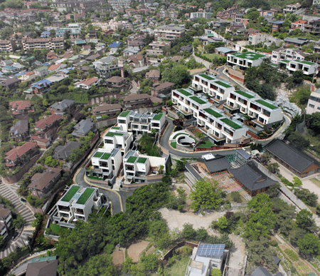 ↑ 이달 중순 완공을 앞둔 서울 평창동 쌍용 오보에 힐스 타운하우스 전경 ⓒ쌍용건설