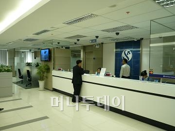 ↑ 신한 베트남은행 내부 모습ⓒ도병욱 기자