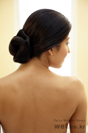 [그동안 심혈을 기울여 쌓아올린 좋은 이미지도 등 여드름이 들통나는 순간, 와르르 무너질 수 있다]