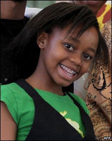 지난 2009년8월 독일에서 열린 만델라 가족의 예술작품 전시회 당시 제나니 만델라의 모습. @만델라 넬슨 재단