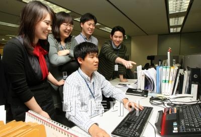 ↑ '스마트금융계산기' 개발한 팍스넷의 모네타개발팀 ⓒ이동훈 기자 photoguy@