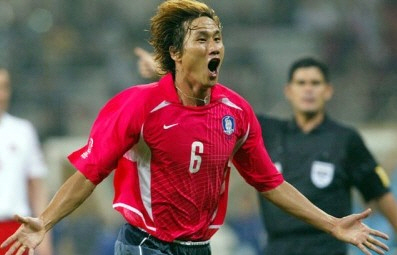 ↑유상철에게 정해진 포지션은 없었다. 그는 측면 공격수를 제외한 모든 포지션을 소화했던 선수다.