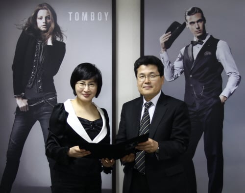 ↑사진왼쪽 김예진씨, 오른쪽 신수천 대표.