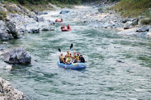 ▲래프팅하는 모습