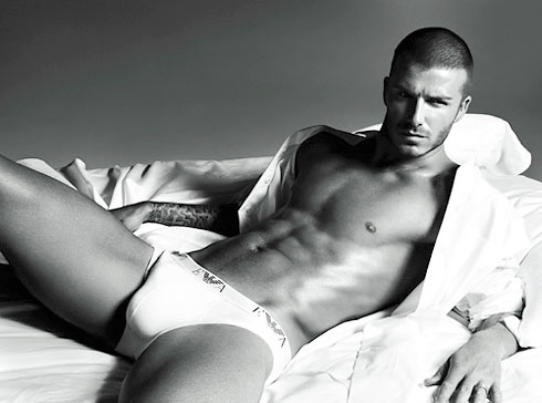 제발 해변에선 트렁크를 실내 수영장에선 삼각브리프를 입어주기를!