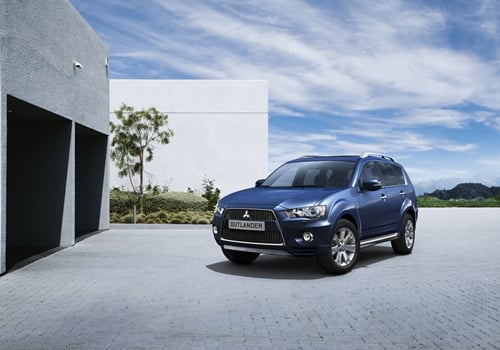 ↑미쓰비시 '뉴아웃랜더'