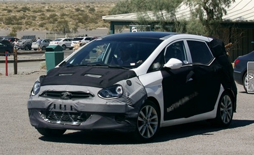 ↑현대차의 소형 MPV로 추정되는 스파이샷(개발코드명:JC), 출처:오토카