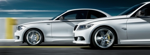 ↑ 에어로다이내믹 키트를 장착한 BMW 1시리즈(왼쪽)와 3시리즈.