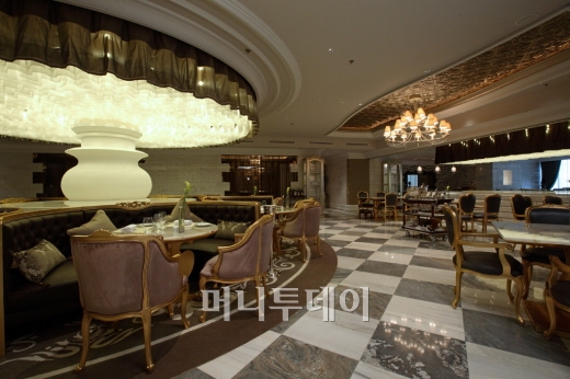 ↑프레지덴셜 스위트_Living Room