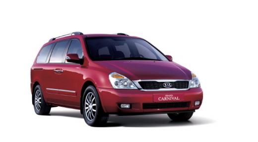 ↑중고차 시장에서 있는 기아차 '카니발'