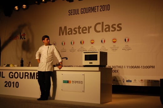 ↑ 동양매직이 지난 26일부터 30일까지 진행되는 세계적인 푸드페스티벌 '서울 고메(Seoul Gourmet) 2010'에 전기레인지와 스팀오븐 등 친환경 제품을 협찬했다고 30일 밝혔다.