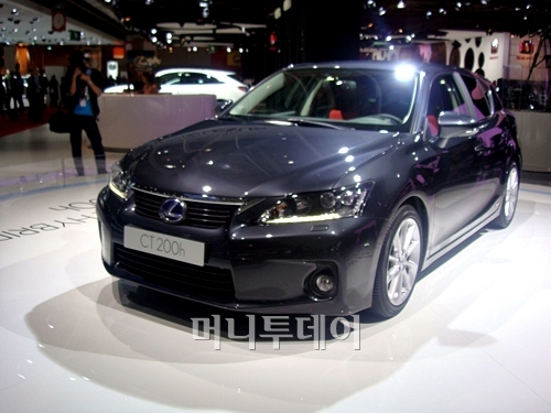 ↑렉서스 'CT200h'