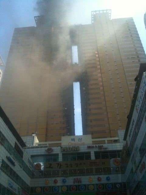 ↑화재가 발생한 건물 @Msmsj