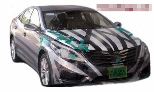 ↑현대차 '그랜저HG' 스파이샷(출처:카블로거)