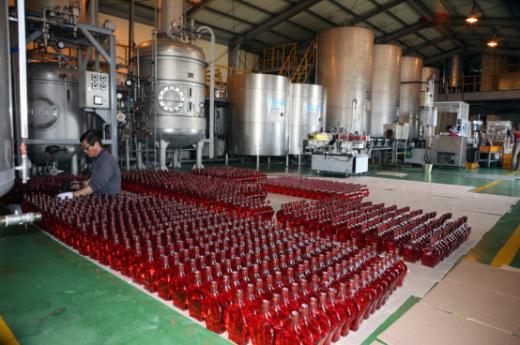 ▲홍주 병입 모습