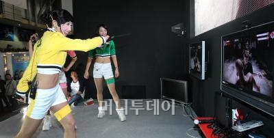 ↑ 올해 지스타에서 주목 받았던 소니의 동작인식게임 '무브'의 시연장면. ⓒ양동욱 인턴기자 dwyang@