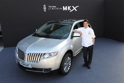 ↑포드코리아 '뉴링컨 MKX'와 스타쉐프 '에드워드 권'