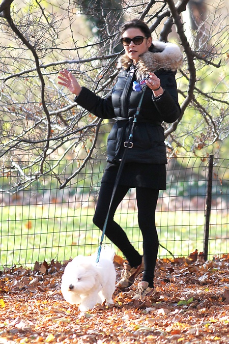 허리선은 높게, 레깅스로 날씬하게.