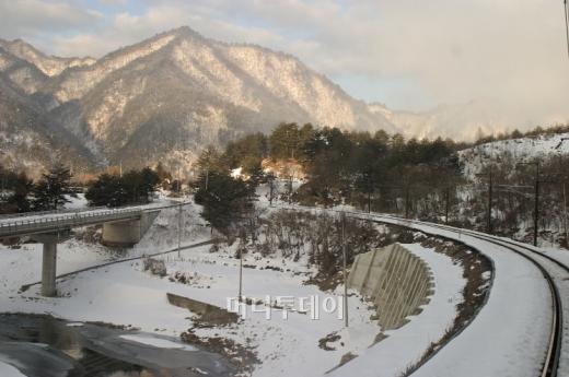 ▲눈꽃열차를 타고 가는 모습