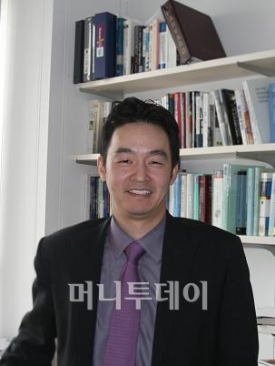 ↑ 제리 김 미 컬럼비아대 경영대학원 교수는 빛의 속도로 변하는 디지털 시대에 동맹(얼라이언스)이 기업의 운명을 좌우하는 승부수가 됐다고 강조했다.
