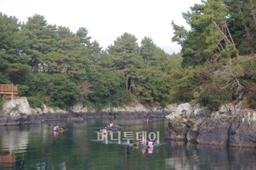 ▲해수와 담수가 만나는 쇠소깍