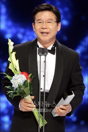 ↑김성희와 결혼을 약속한 양원준씨의 아버지 성우 양지운