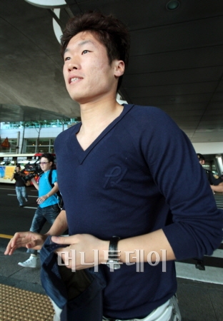 ↑2010년 8월 입국 당시 박지성