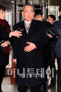 ↑한동우 전 신한생명 부회장