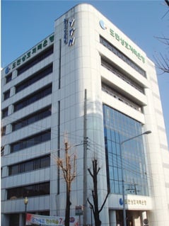 ↑ 2월22일 대규모 인출사태로 자체 휴업후 영업정지된 도민저축은행.