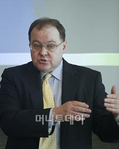 ↑씨제이 베쉬케 주식부분 총괄대표