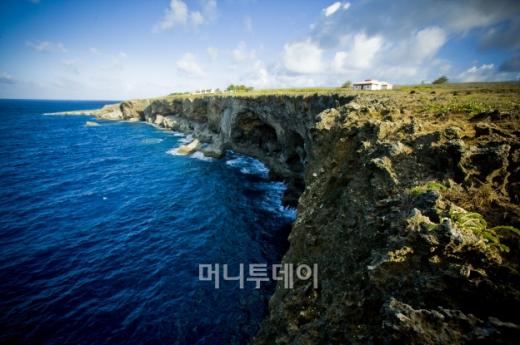 '만세절벽(Banzai Cliff)'.