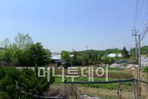 ↑5차 보금자리주택지구로 선정된 과천시 갈현동과 문원동 일대.