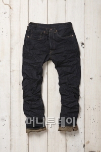 전쟁시 착용했던 청바지(사진 제공 리바이스)