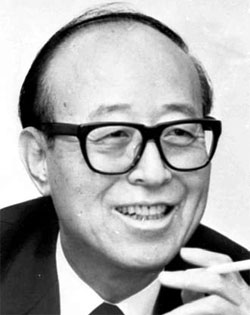 일제 강점 말기인 1945년 국내 진입작전을 준비하던 세 사람의 광복군 노능서·김준엽·장준하(왼쪽부터). 김준엽은 해방 이후 ‘사상계’ 발행인으로 유명해진 장준하에 대해 “학병 탈출 이후 중국 유격대 시절부터 가장 가까운 동지로서 함께 지냈다”며 “회고록 『장정』은 장준하와의 연인과 같은 우정의 기록”이라고 말했다,