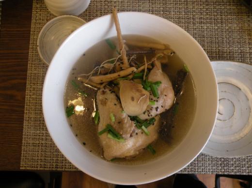 조선왕가에서 도보로 15분 거리에는 한탄강 물길이 유장하게 흐른다.