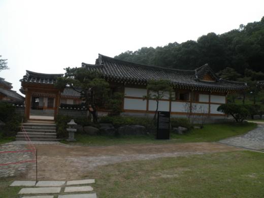 염근당에서 바라본 자은정.