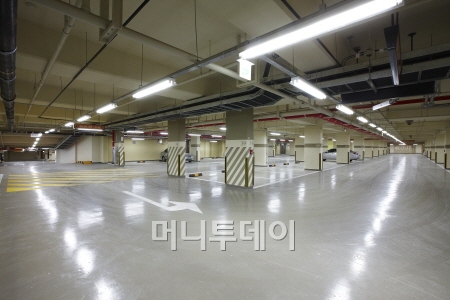 ↑'도곡 쌍용 예가' 리모델링 후 지하 주차장.