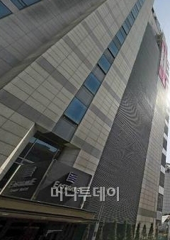 ↑건물 일부를 이스트게이트 호텔로 전환한 동대문쇼핑몰 케레스타