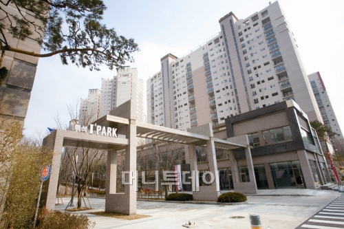 ↑현대산업개발의 천안 백석 아이파크 전경