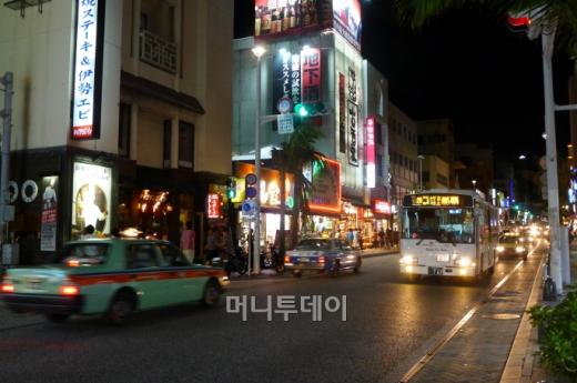 '기노완(Ginowan)' 마리나 요트 계류장.