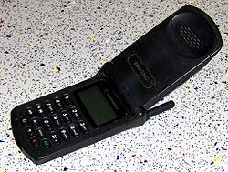↑ 모토로라 레이저(RAZR) ⓒwikipedia.org