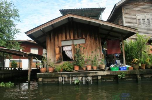 ▲수상가옥의 모습