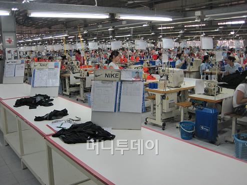 ↑ 한세실업 베트남 현지법인 내부 공장 모습. 나이키 농구 반바지도 이곳에서 만들고 있다.ⓒ정진우 기자