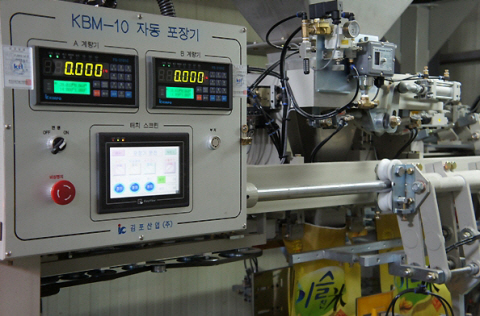 ↑ 독정미곡종합처리장은 가공 공정 시, 5번에 걸쳐 돌이나 금속 등의 이물질이 들어있는 것을 선별한다.